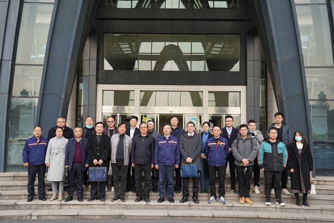 1638859456772172
